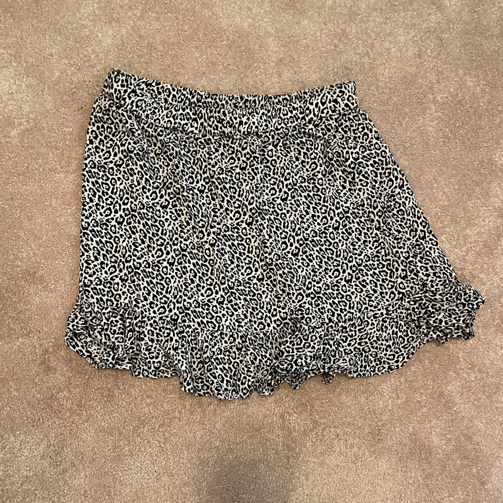 Cheetah print black and white skirt